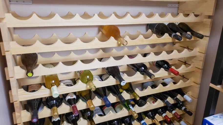 Wie man einen Weinschrank von Grund auf baut: Ein Leitfaden für Anfänger